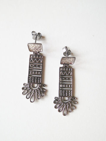 Chic, mehndi inspired, long rectangular black rhodium plated earrings - Lai