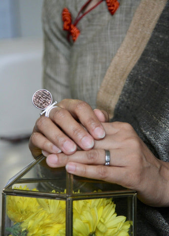 Conversation starter Mughal 'asharfi' ring - Lai