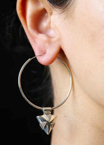 Exquisite, detachable, triangular, granulation-work locket hoops - Lai