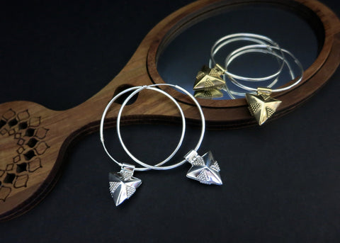 Exquisite, detachable, triangular, granulation-work locket hoops - Lai
