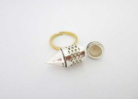 Exquisite, sterling silver, tubular amuletic ring with a gold-plated brass shank - Lai
