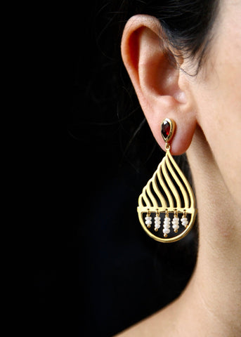 Magical, gold-plated, dancing 'jhalar' pearl earrings - Lai