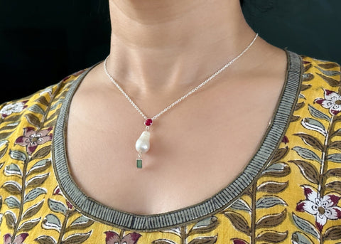 May (baroque pearl birthstone necklace) - Lai