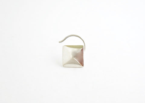 Minimalist, faceted square nose pin