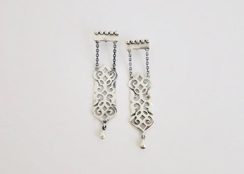 Timeless, long, dangling 'Fatehpuri' chain earrings