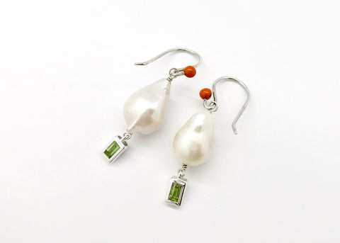 August (baroque pearl birthstone earrings)