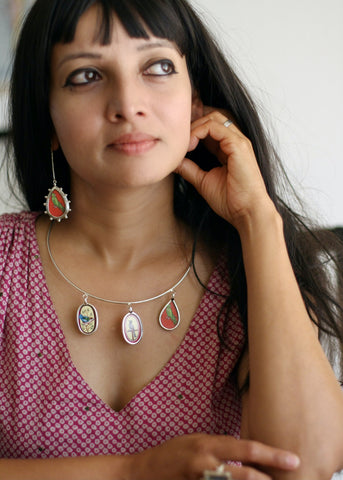 Story-rich, head-turning, hasli (neck ring) with miniature painting pendants