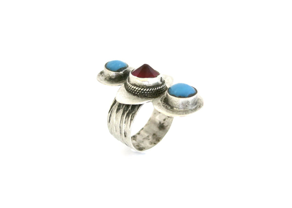Classic Central Asian Turkmen ring with turquoise and red stone – Lai