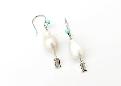 April (baroque pearl birthstone earrings) - Lai