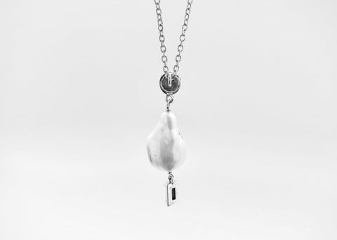 April (baroque pearl birthstone necklace) - Lai