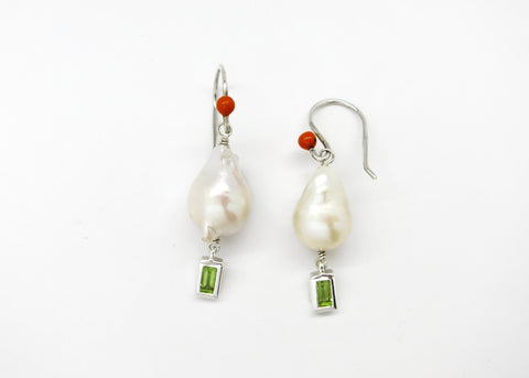 August (baroque pearl birthstone earrings) - Lai