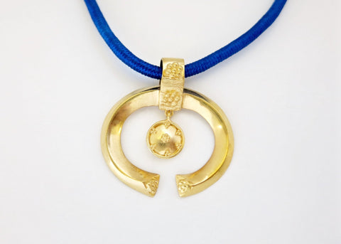 Beautiful and unique, Greek-inspired, open oval gold-plated pendant - Lai