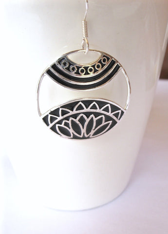 Beautiful, artistic, round dangling earrings with fine black enamel work - Lai