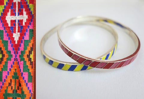 Beautiful, diagonal line pattern hand-painted enamel bangle - Lai