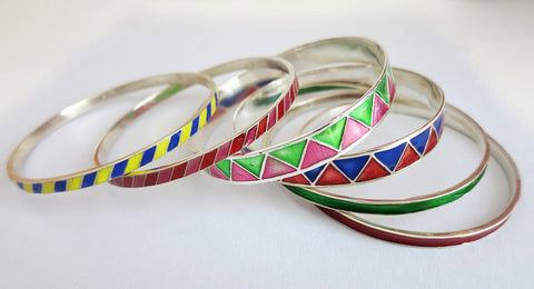 Beautiful, diagonal line pattern hand-painted enamel bangle - Lai