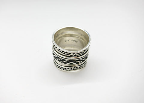 Beautifully detailed, cigar band ring - Lai