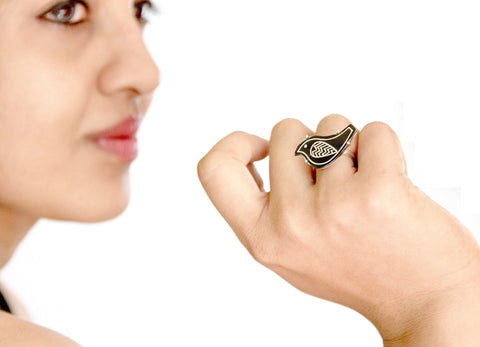 Chic and fun Bidri bird ring - Lai