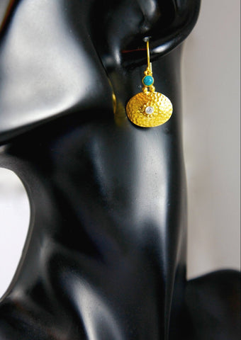 Chic, Greek-inspired, gold-plated, hammer-finish earrings with turquoise and zircon - Lai