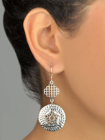 Chic grid and hammered disc dangling earrings - Lai