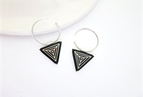 Super cool and elegant, removable triangular pendant, Bidri open hoops