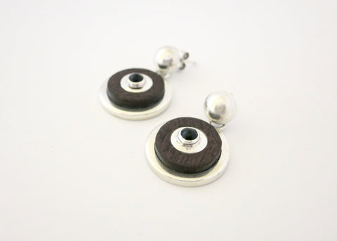 Chic, wood and onyx round Modernist earrings - Lai