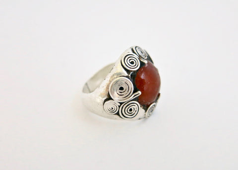 Chunky, nomadic Central Asian carnelian thumb ring - Lai