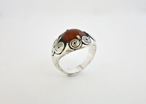 Chunky, nomadic Central Asian carnelian thumb ring - Lai