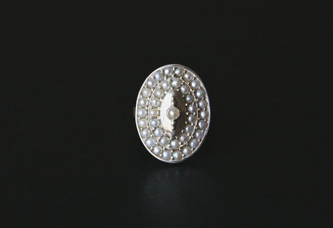 Classic and chic, pearl encrusted oval ring - Lai