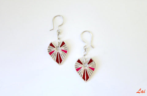 Contemporary and chic, two-tone enamel earrings (available in 2 colorways) - Lai