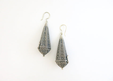 Conversation starting, long, amuletic earrings with fine wire and granulation work - Lai