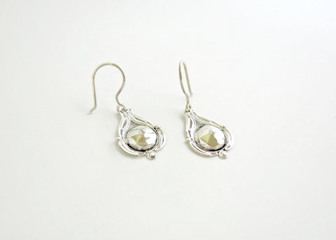 Dainty, faceted center, filigree Victorian earrings - Lai