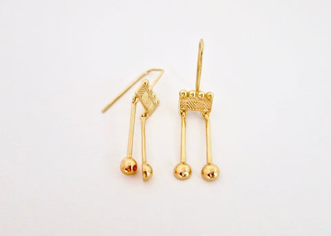 Dancing, gold plated 'Kinari' rectangular fish hook danglers - Lai