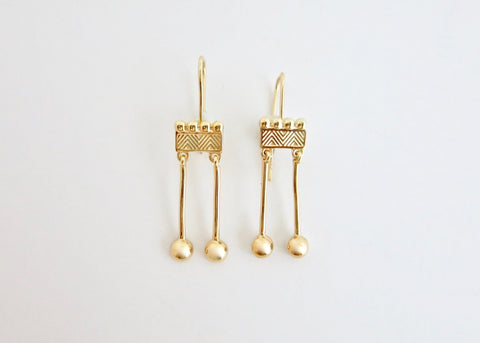 Dancing, gold plated 'Kinari' rectangular fish hook danglers - Lai