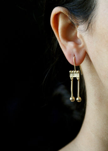 Dancing, gold plated 'Kinari' rectangular fish hook danglers - Lai