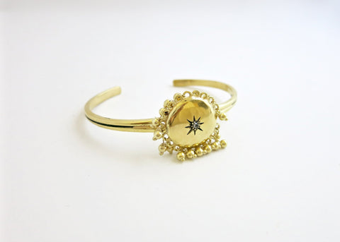 Elegant, vintage inspired, gold-plated brass round locket bracelet - Lai