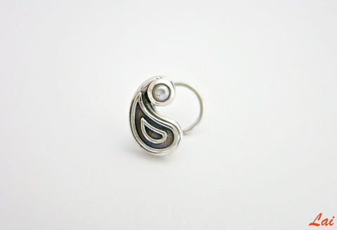 Ethereal, paisley nose pin - Lai