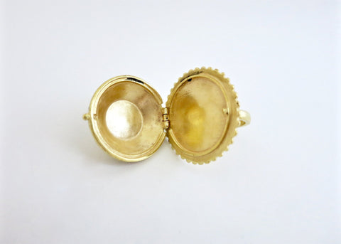 Ethno-tribal, flat top dome, gold-plated brass amulet ring - Lai