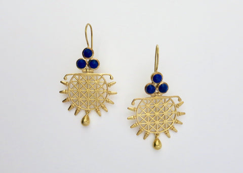 Exquisite, grid pattern lapis earrings - Lai