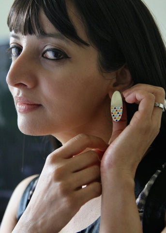 Exquisite, long oval 'lambotra' earrings - Lai