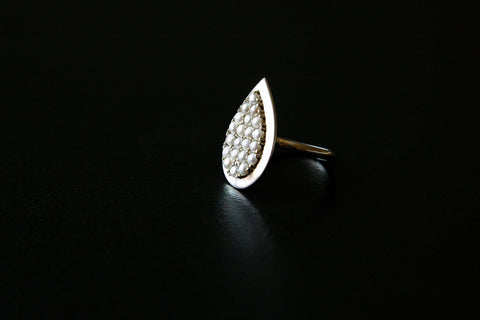 Exquisite, tear-drop shape pearl encrusted ring - Lai