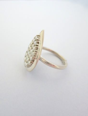 Exquisite, tear-drop shape pearl encrusted ring - Lai
