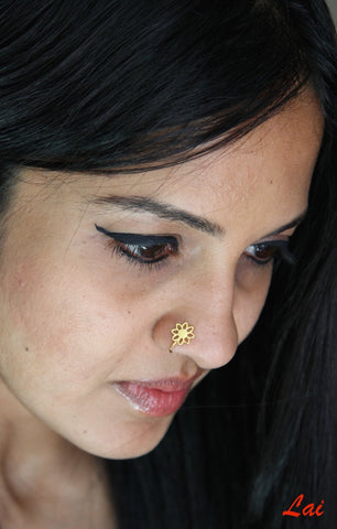 Gold-plated, minimalist, floral outline nose pin - Lai