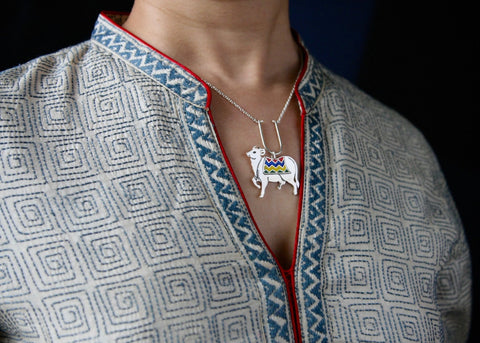 Gorgeous, enamel 'gau' (cow) necklace - Lai