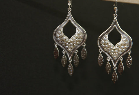 Gorgeous, pearl encrusted earrings with a fringe - Lai