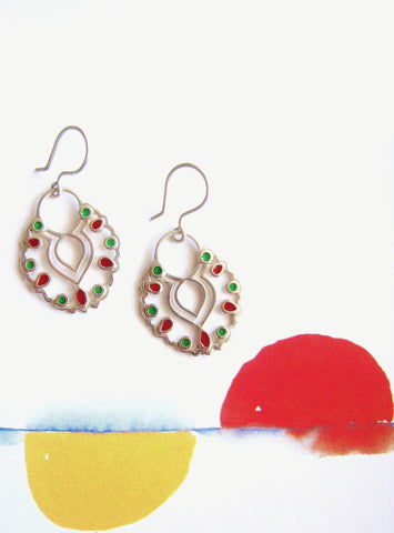 Gorgeous, scallop outline dangling enamel earrings