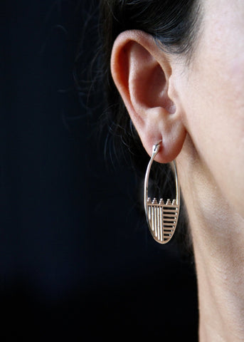 Kendi oval hoops with a line patten - Lai