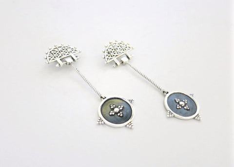 Kirabo dangling lattice and granulation earrings - Lai
