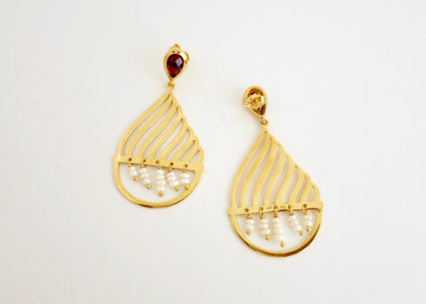 Magical, gold-plated, dancing 'jhalar' pearl earrings - Lai