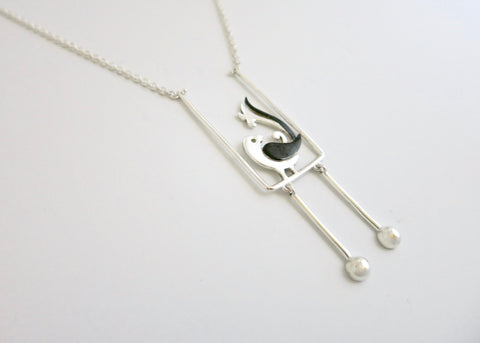 Minimalist, chic 'tota' (parrot) necklace - Lai