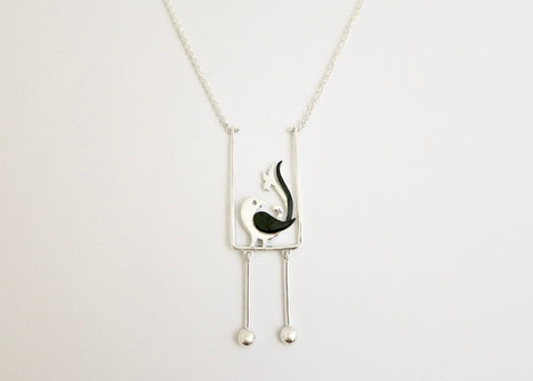 Minimalist, chic 'tota' (parrot) necklace - Lai